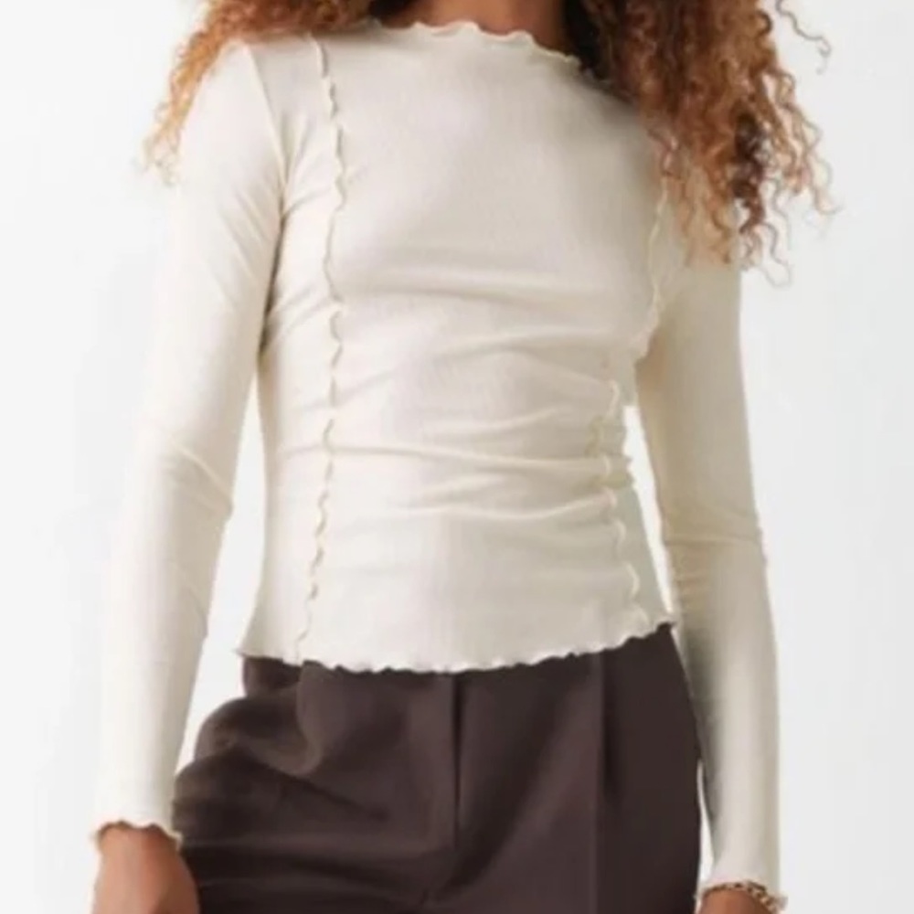 Striped Scallop Fitted Long-sleeve Top